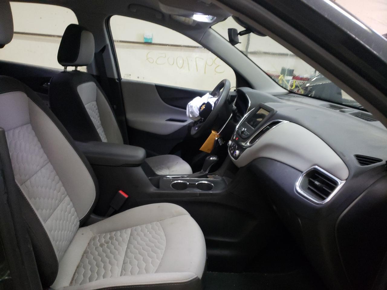 Photo 5 from auction – 2019 CHEVROLET EQUINOX LS with VIN 2GNAXHEV2K6183521