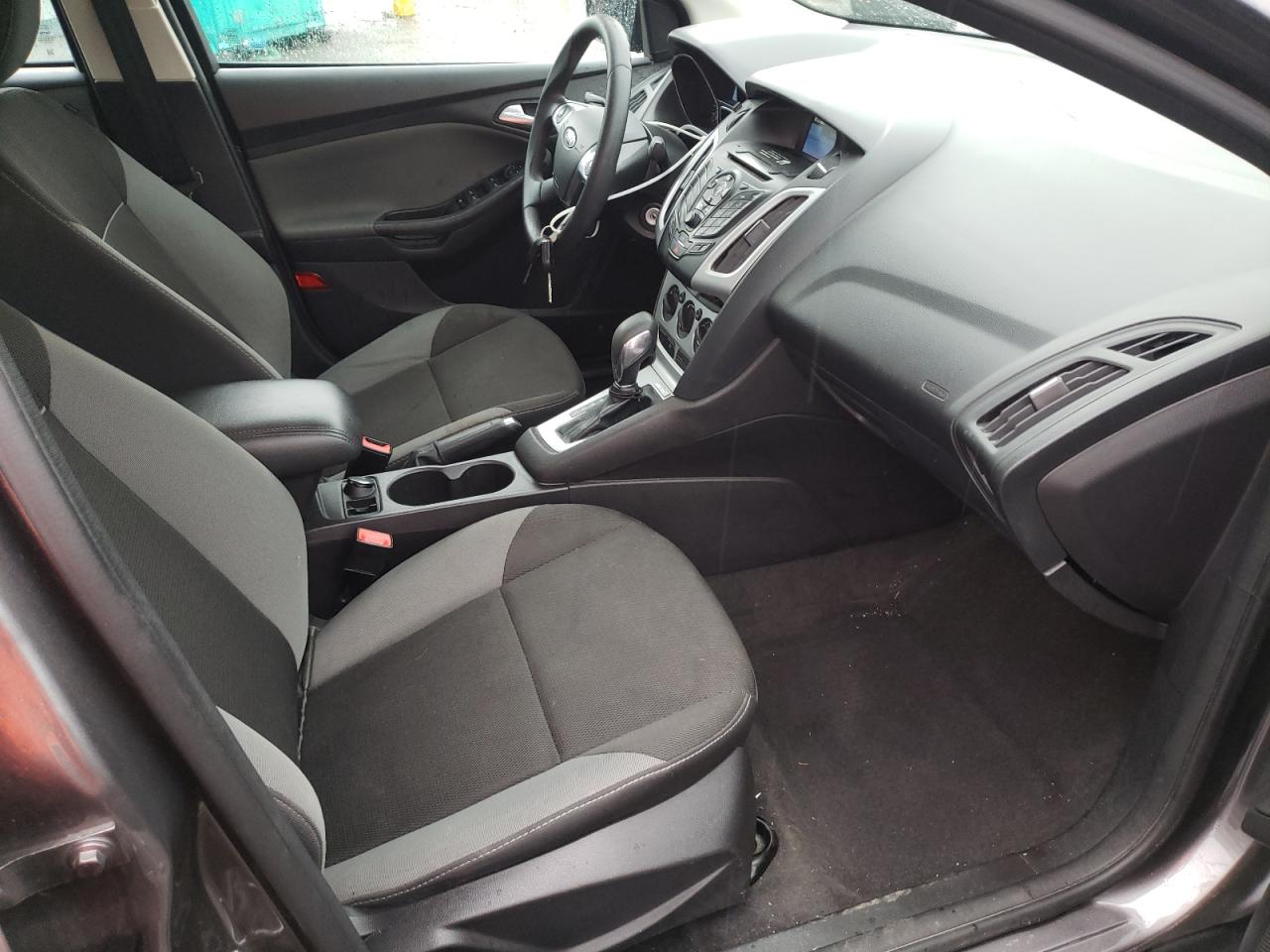 Photo 5 from auction – 2014 FORD FOCUS SE with VIN 1FADP3F28EL379946