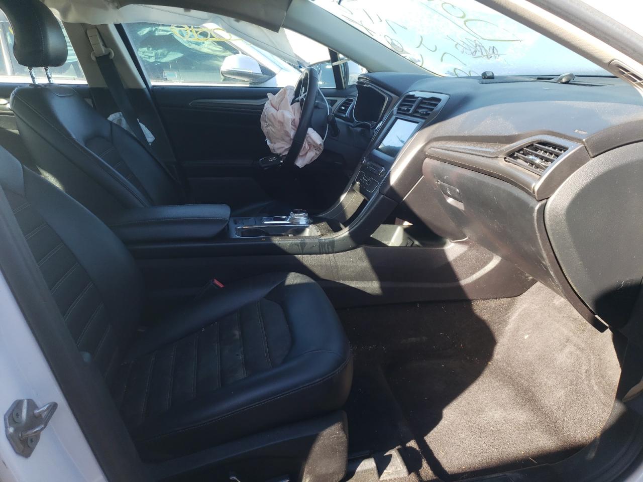 Photo 5 from auction – 2017 FORD FUSION with VIN 3FA6P0HD3HR189922