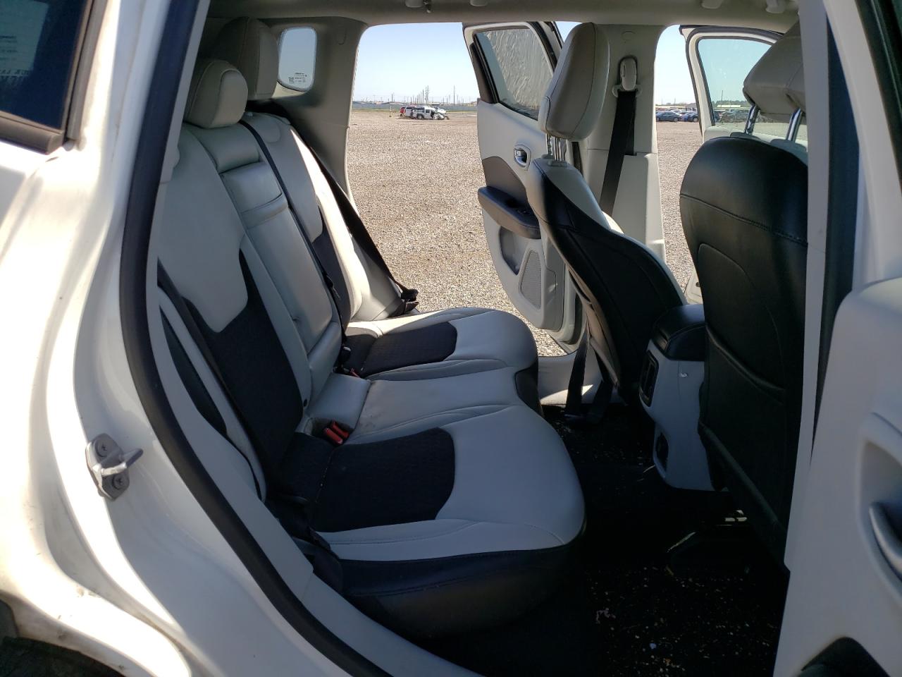 Photo 6 from auction – 2018 JEEP COMPASS LA with VIN 3C4NJCBB3JT489002
