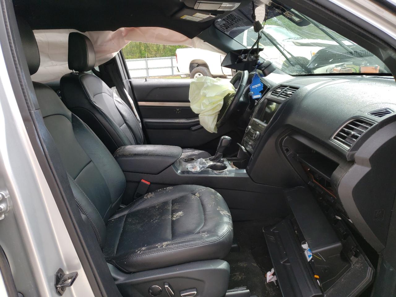 Photo 5 from auction – 2018 FORD EXPLORER X with VIN 1FM5K7D81JGB15672