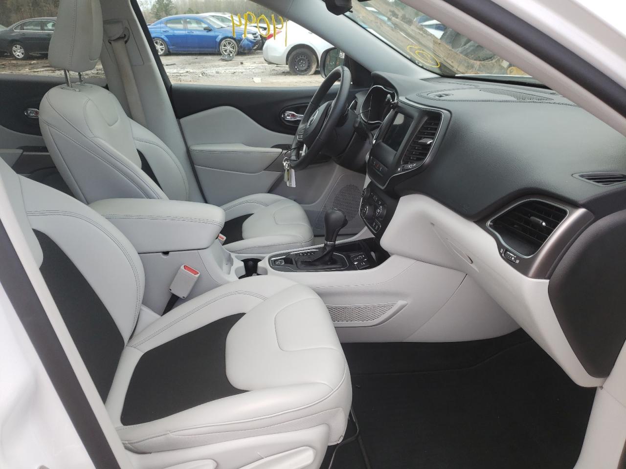 Photo 5 from auction – 2021 JEEP CHEROKEE L with VIN 1C4PJLLB4MD200291