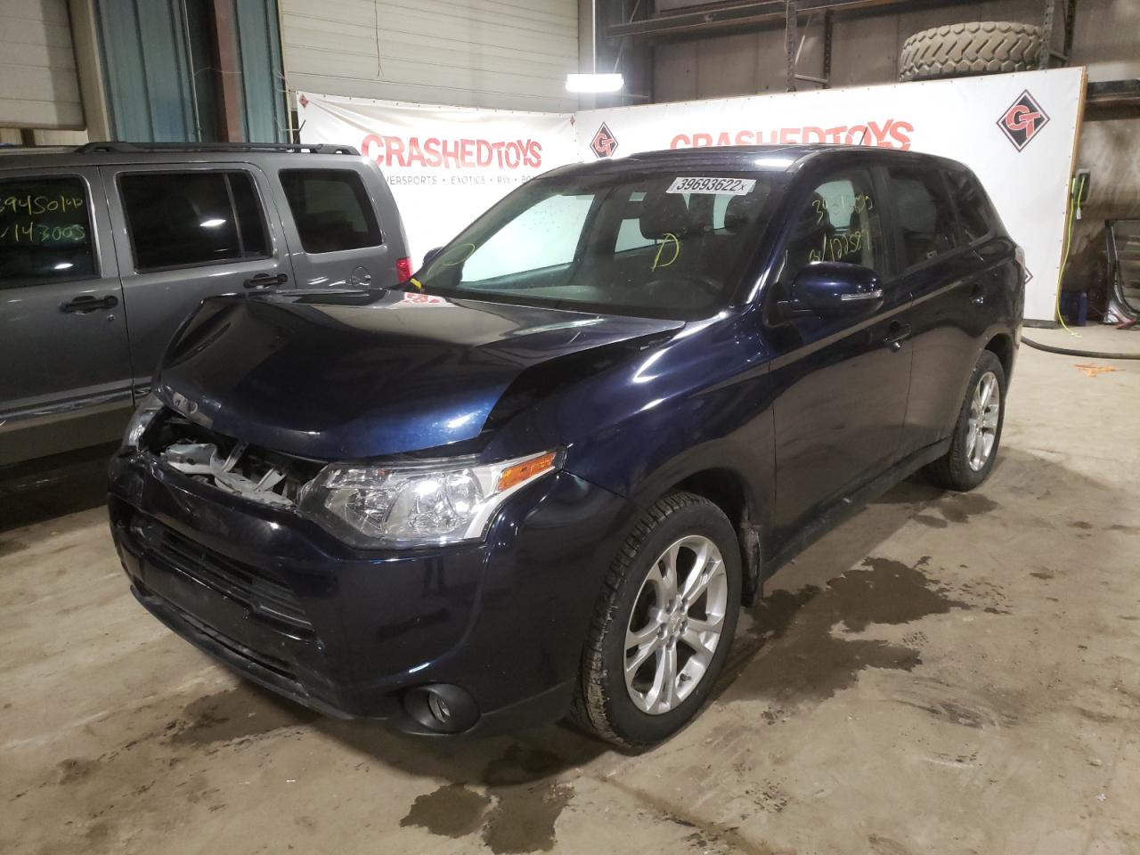 Photo 2 from auction – 2014 MITSUBISHI OUTLANDER with VIN JA4AZ3A33EZ008093