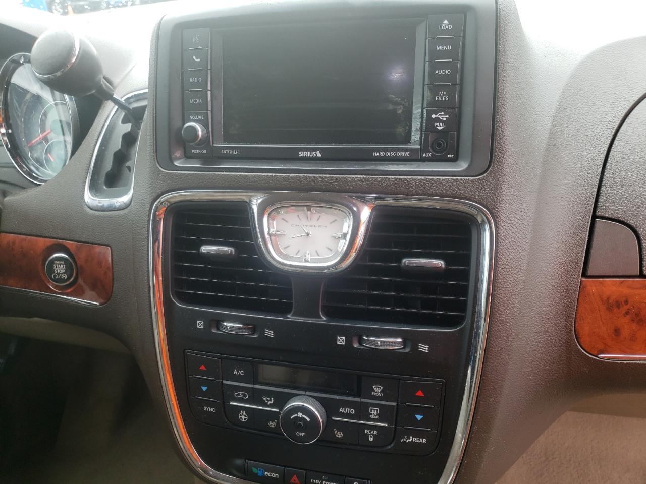 Photo 9 from auction – 2014 CHRYSLER TOWN & COU with VIN 2C4RC1CG6ER178201