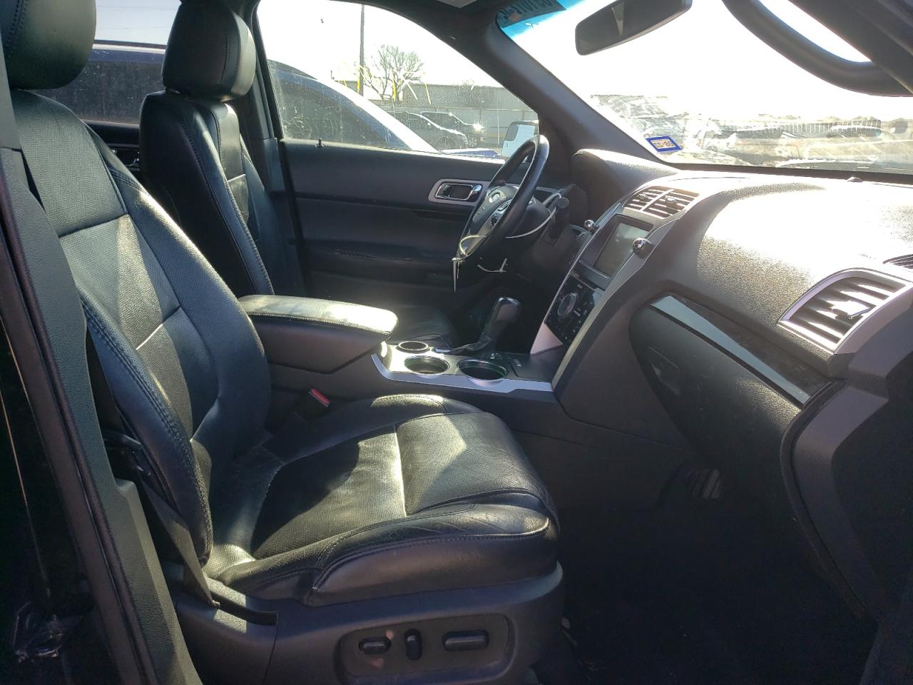 Photo 5 from auction – 2011 FORD EXPLORER L with VIN 1FMHK7F82BGA54991