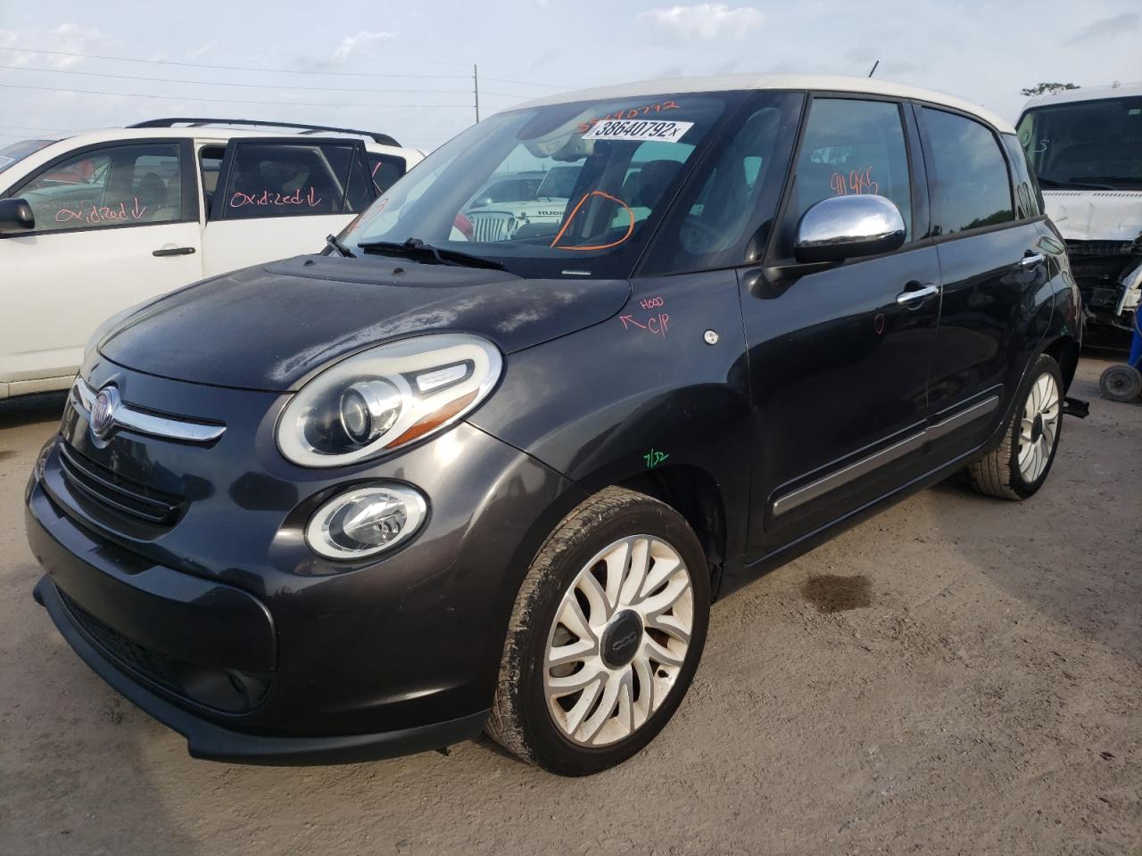 Photo 2 from auction – 2015 FIAT 500L LOUNG with VIN ZFBCFACH8FZ032401