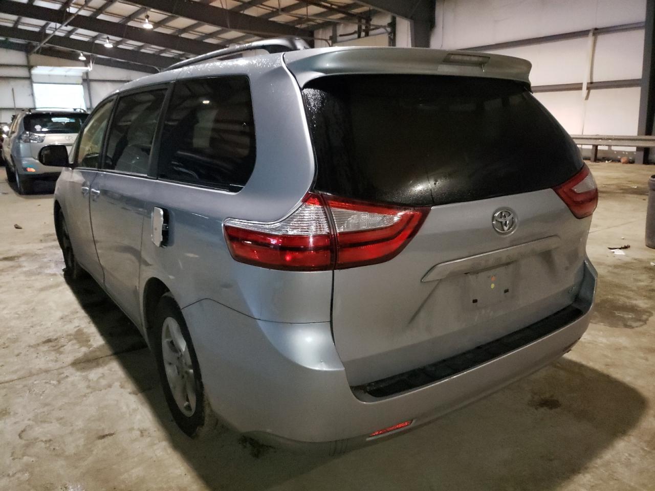 Photo 3 from auction – 2015 TOYOTA SIENNA LE with VIN 5TDKK3DC3FS527853