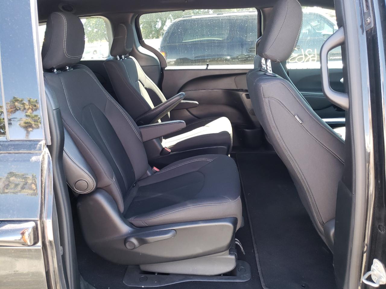 Photo 6 from auction – 2019 CHRYSLER PACIFICA H with VIN 2C4RC1H76KR590297