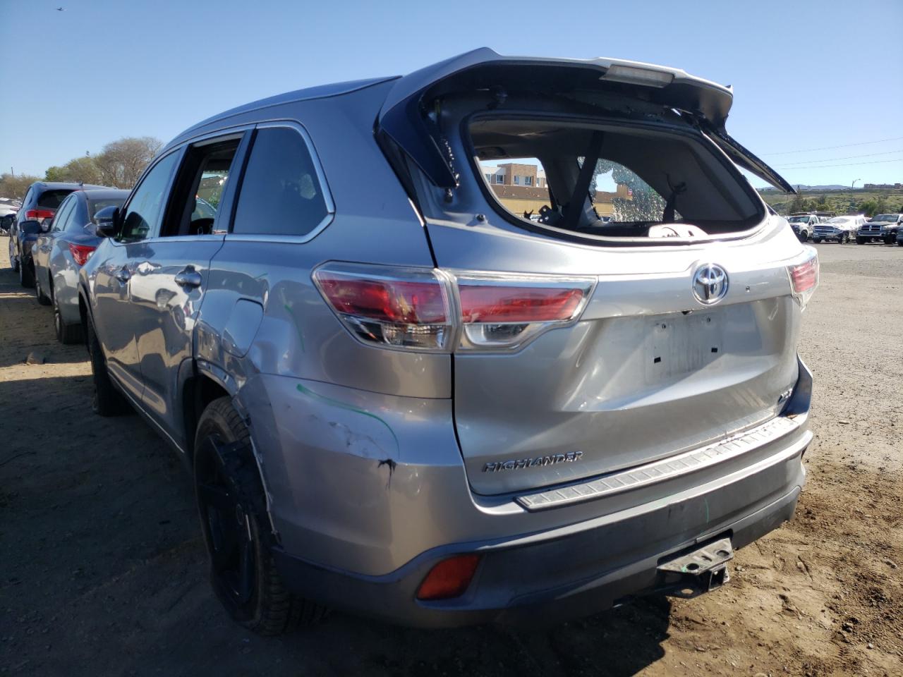 Photo 3 from auction – 2014 TOYOTA HIGHLANDER with VIN 5TDKKRFH6ES005907