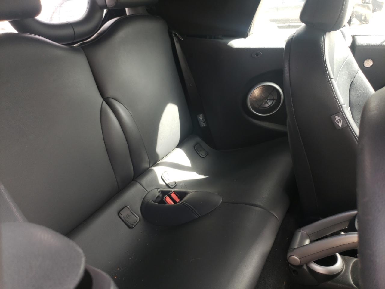 Photo 6 from auction – 2006 MINI COOPER S with VIN WMWRH33506TK59696