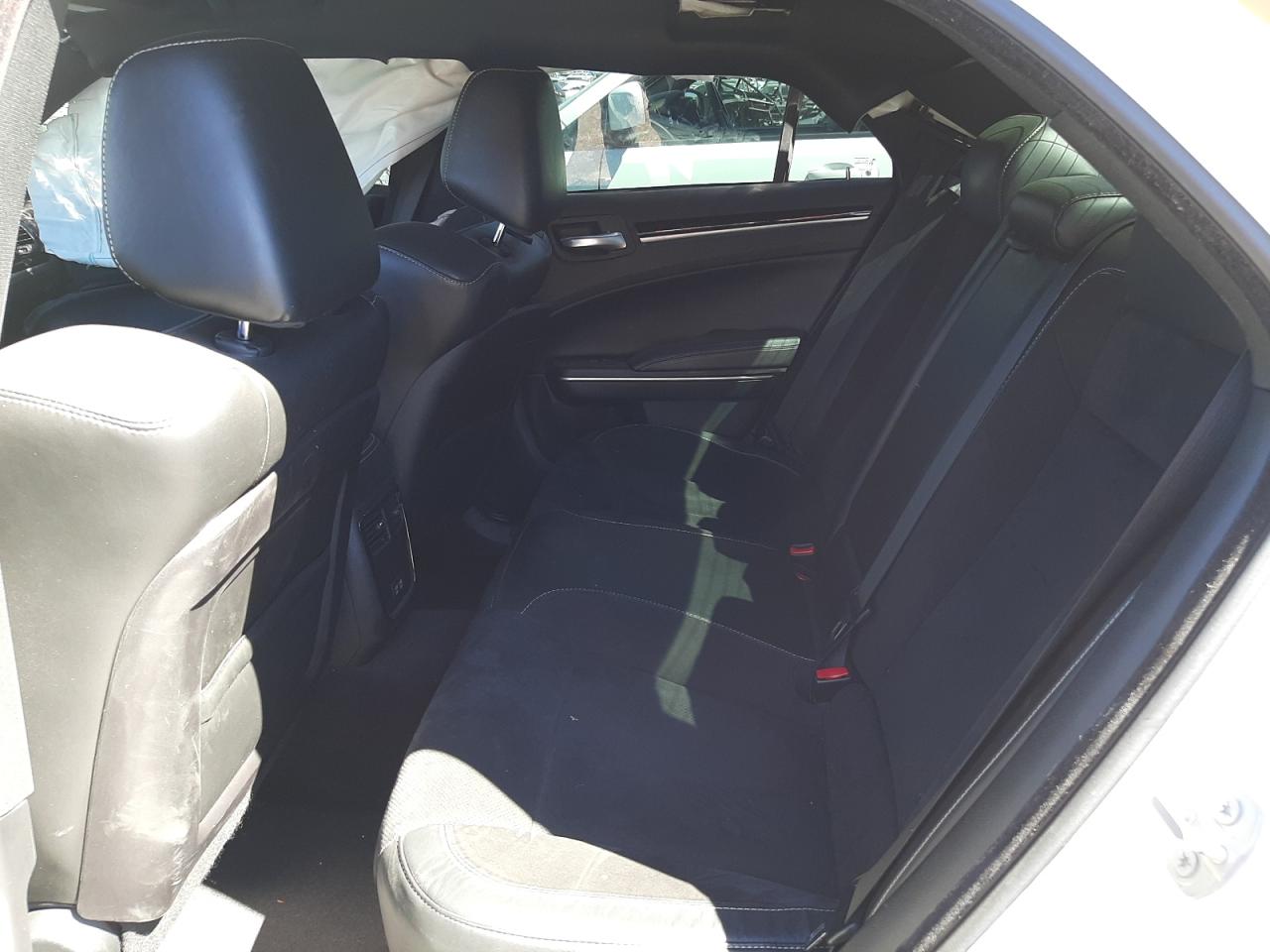 Photo 6 from auction – 2018 CHRYSLER 300 S with VIN 2C3CCABTXJH293408