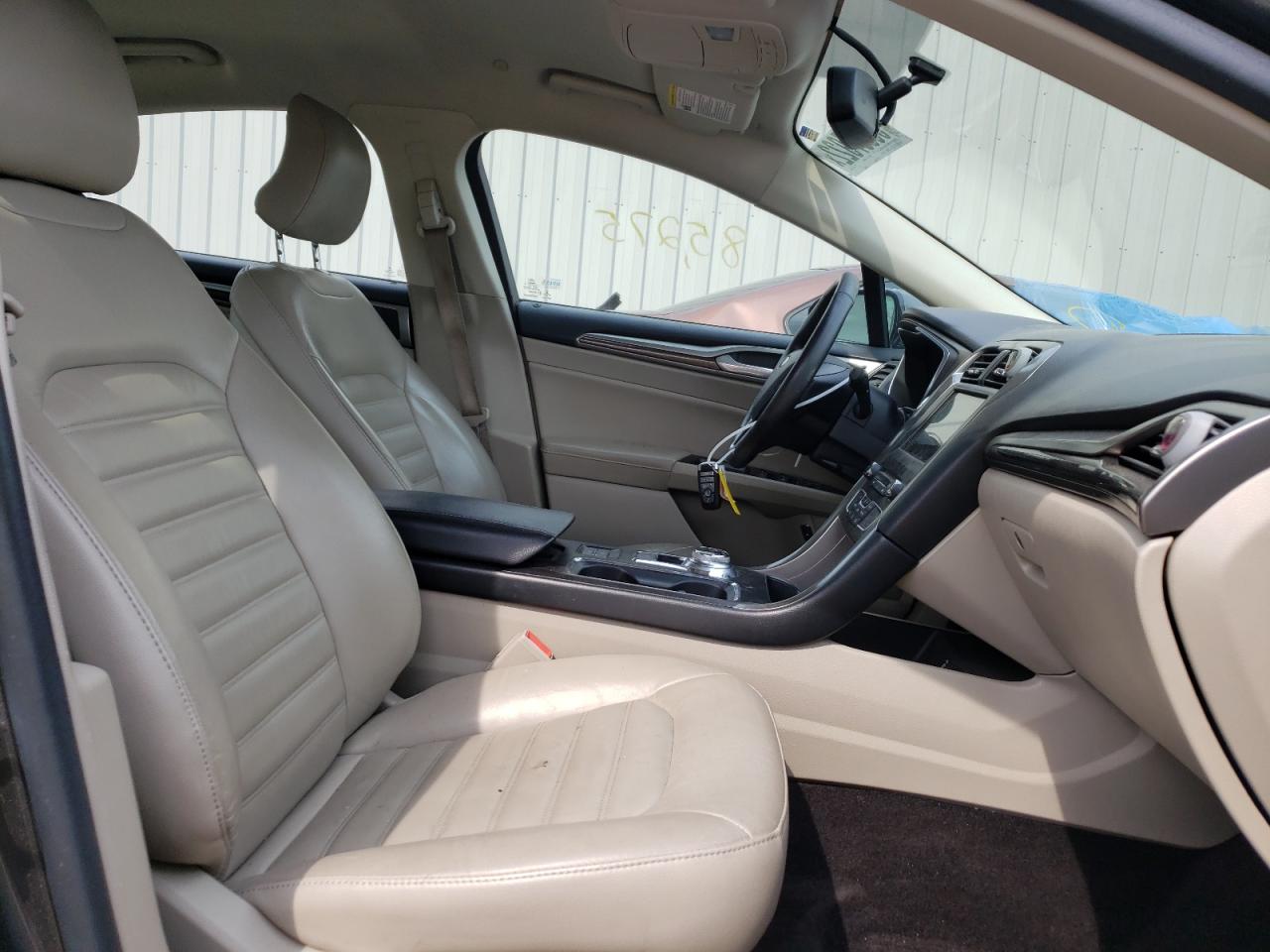 Photo 5 from auction – 2017 FORD FUSION SE with VIN 3FA6P0LU0HR131242
