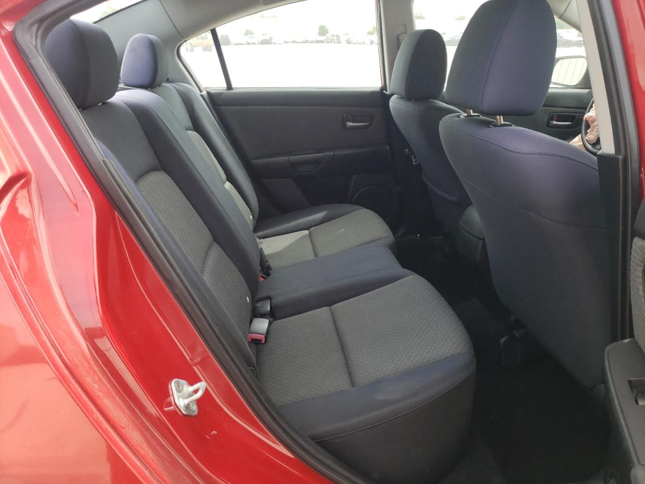 Photo 6 from auction – 2004 MAZDA 3 I with VIN JM1BK12FX41195583