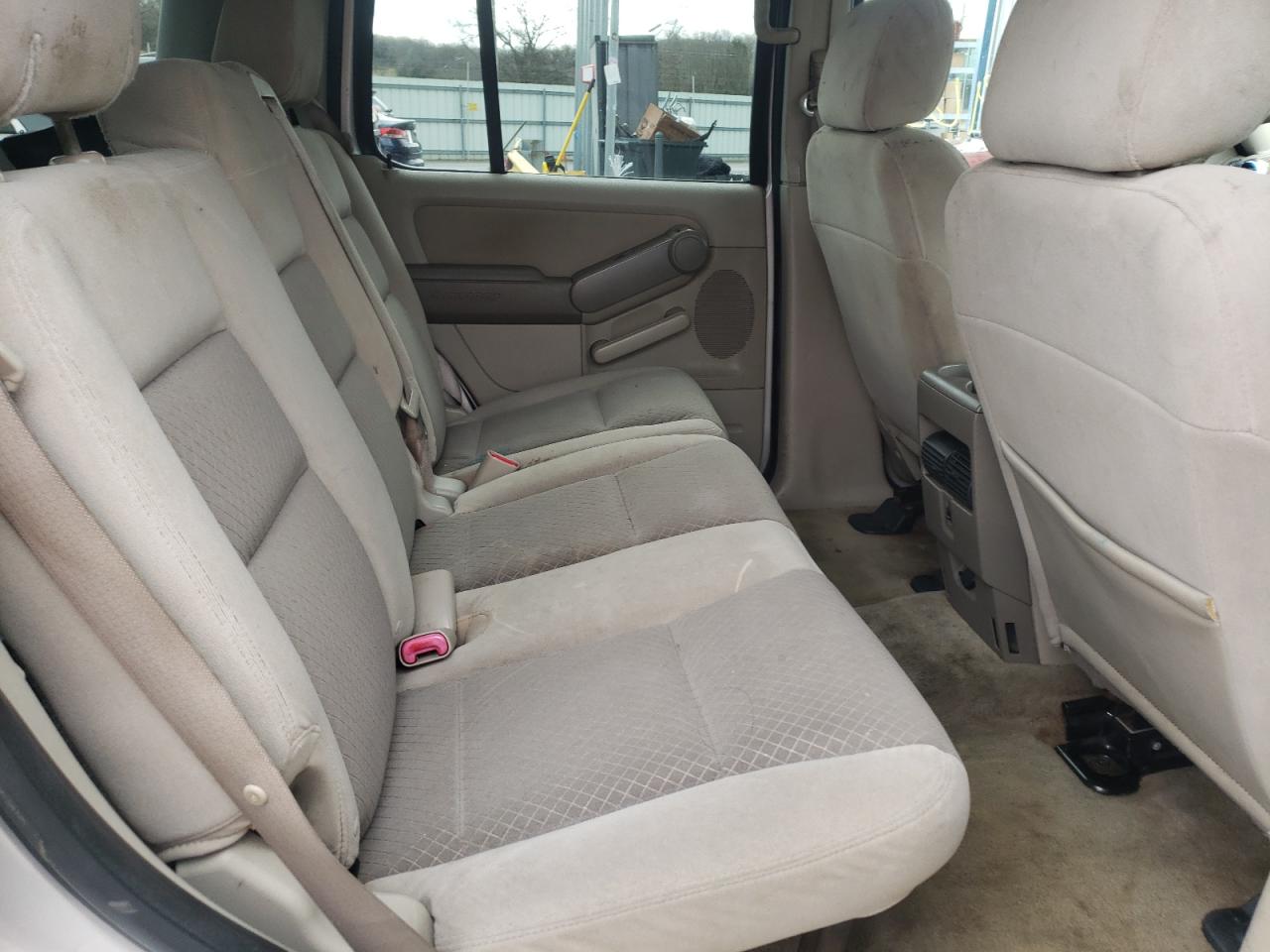 Photo 6 from auction – 2006 FORD EXPLORER X with VIN 1FMEU62E76UB44079