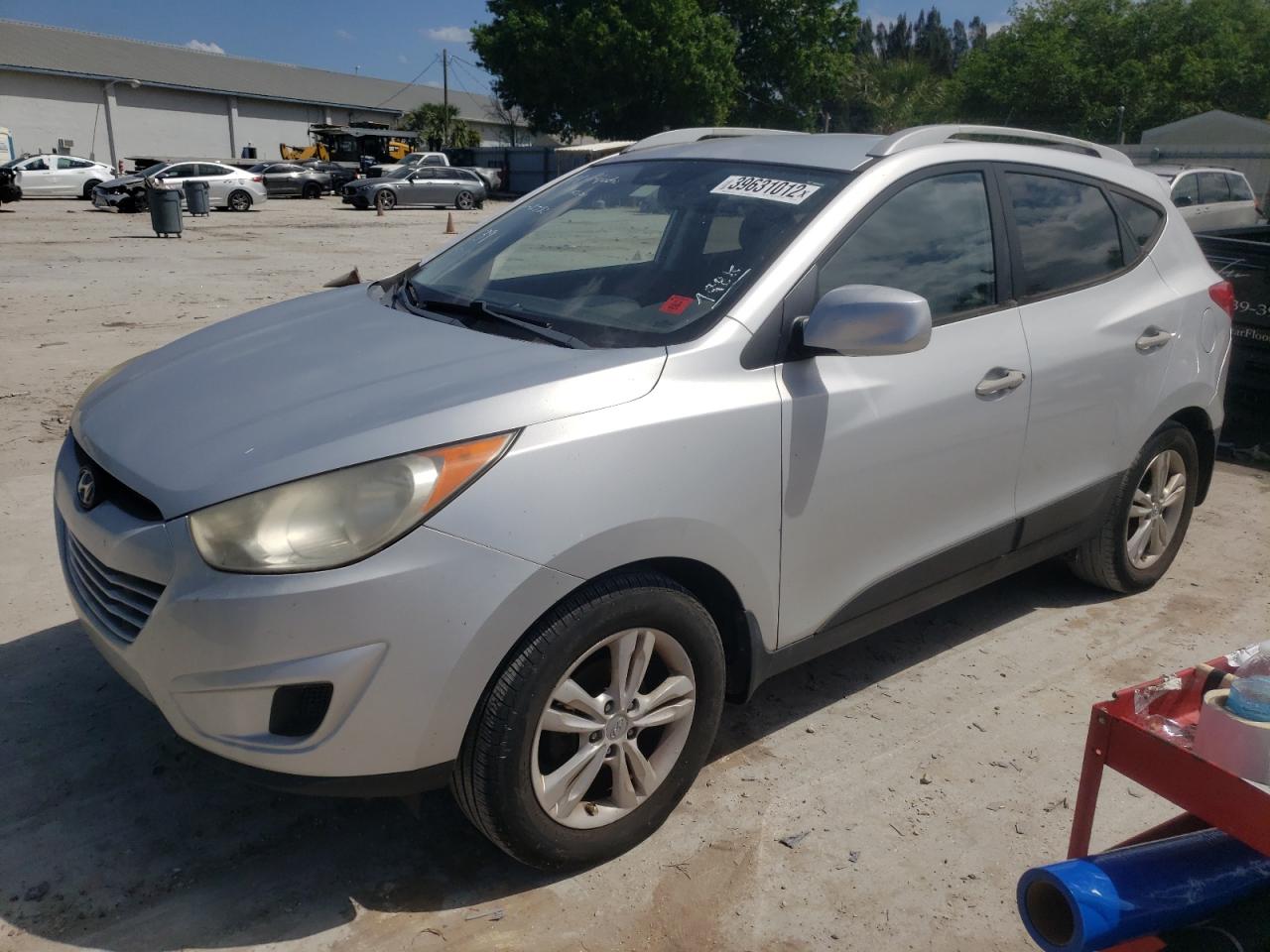 Photo 2 from auction – 2011 HYUNDAI TUCSON GLS with VIN KM8JU3AC7BU152352
