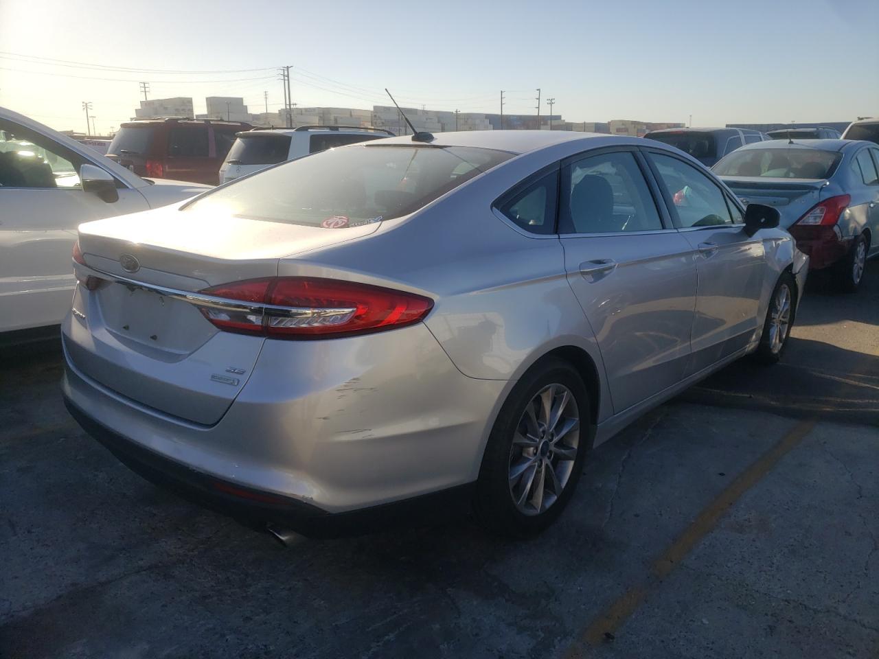 Photo 4 from auction – 2017 FORD FUSION SE with VIN 3FA6P0HDXHR375294