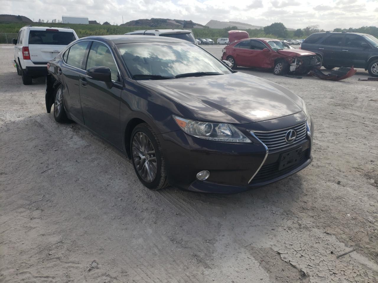LEXUS ES 350 2013 с VIN JTHBK1GG4D2011846 - Фото с аукциона