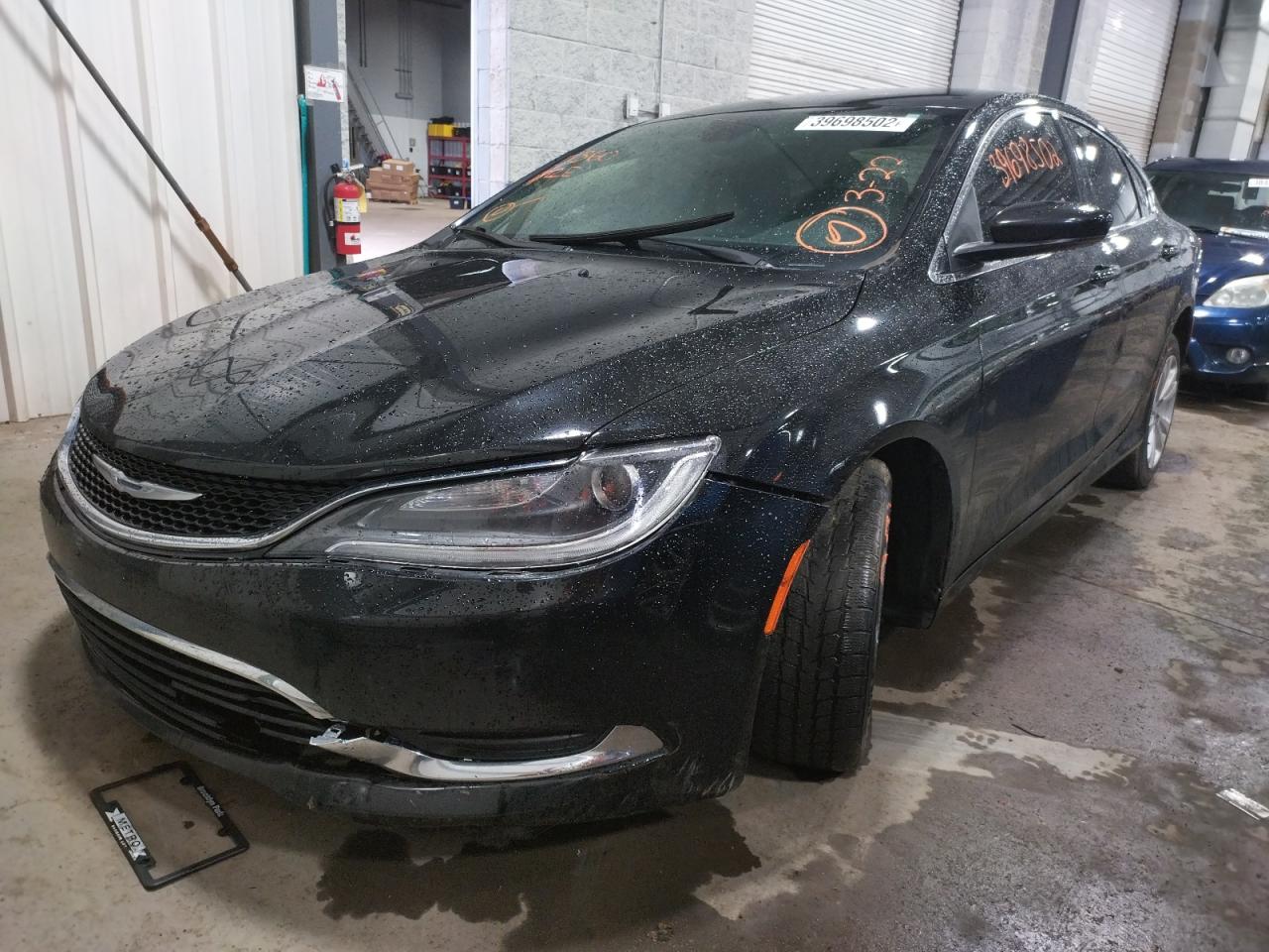 Photo 2 from auction – 2015 CHRYSLER 200 LIMITE with VIN 1C3CCCAB5FN685375