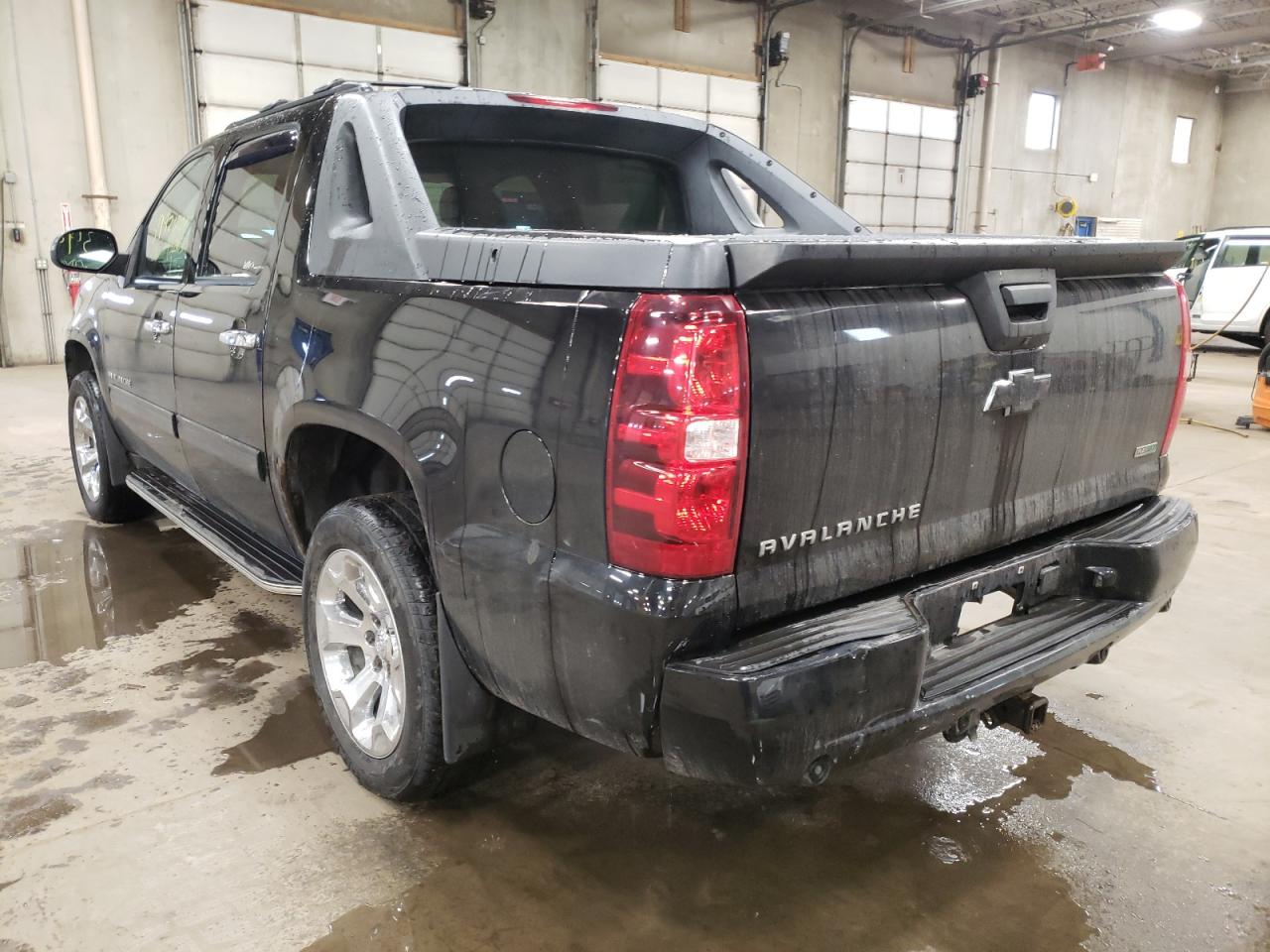 Photo 3 from auction – 2011 CHEVROLET AVALANCHE with VIN 3GNTKEE34BG383437