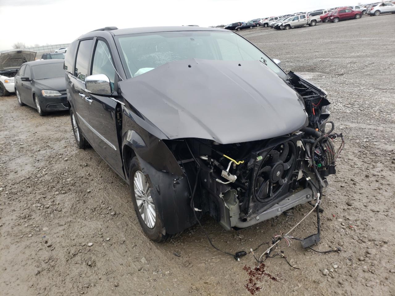 CHRYSLER TOWN & COU 2015 with VIN 2C4RC1CG2FR742699 - Photo from auction