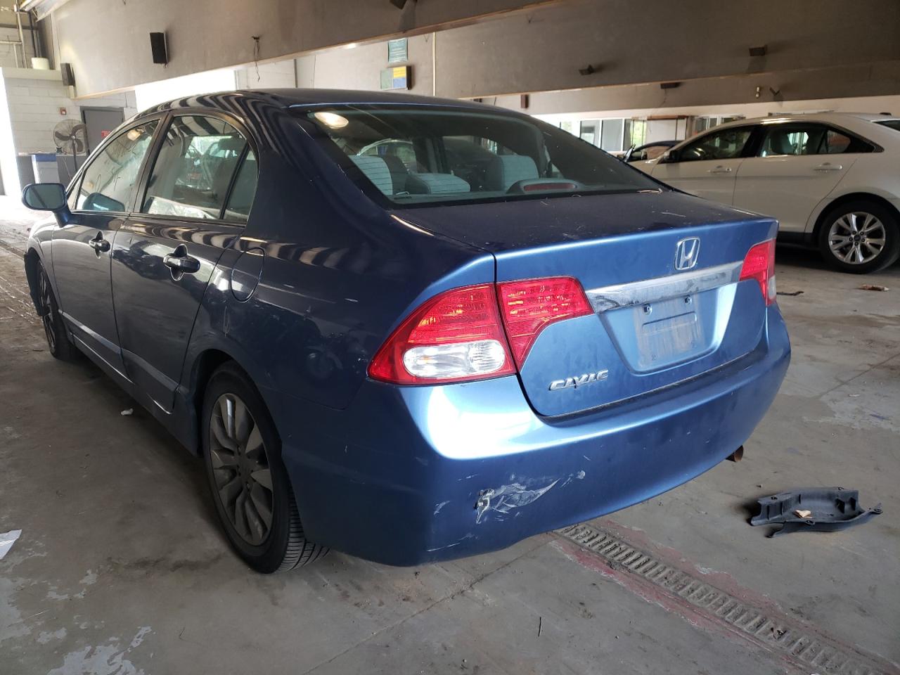 Photo 3 from auction – 2010 HONDA CIVIC EX with VIN 19XFA1F87AE087348