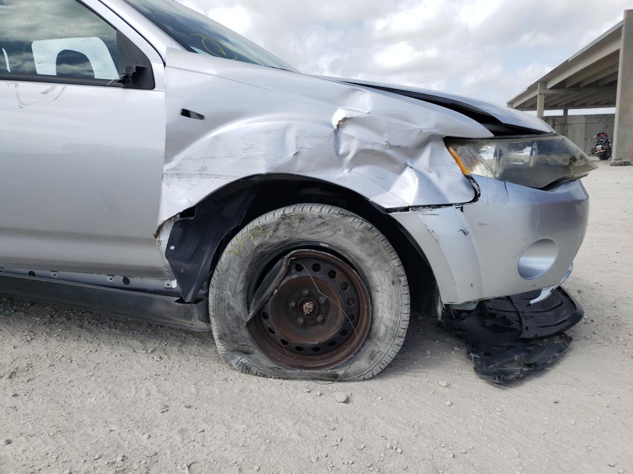 Photo 9 from auction – 2007 MITSUBISHI OUTLANDER with VIN JA4MS31X07U008699