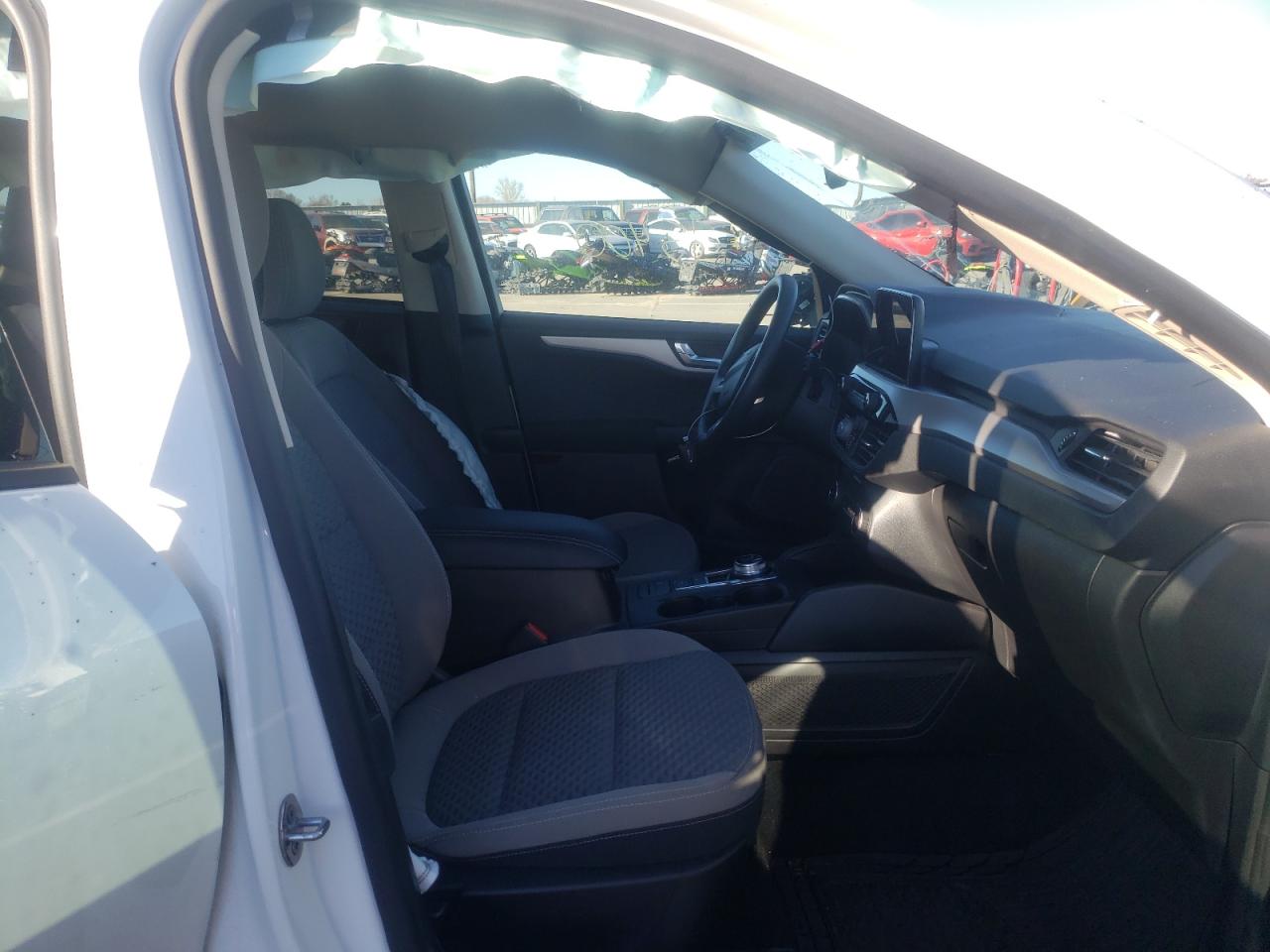 Photo 5 from auction – 2020 FORD ESCAPE SE with VIN 1FMCU9G62LUA11851