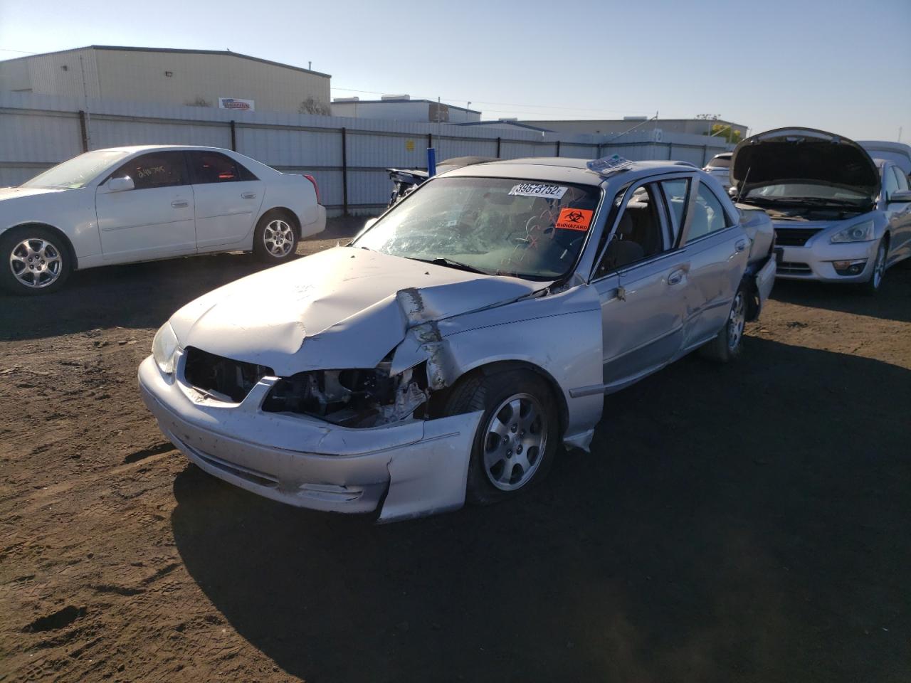 Photo 2 from auction – 2001 MAZDA 626 ES with VIN 1YVGF22C315241176