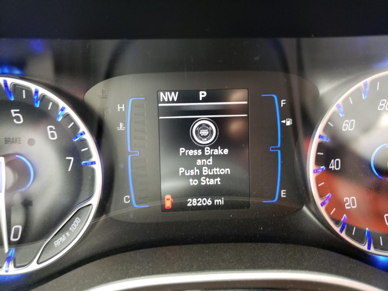 Photo 8 from auction – 2018 CHRYSLER PACIFICA T with VIN 2C4RC1BG4JR310433