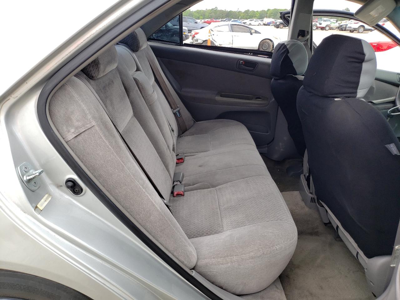 Photo 6 from auction – 2002 TOYOTA CAMRY LE with VIN 4T1BE32K92U549584