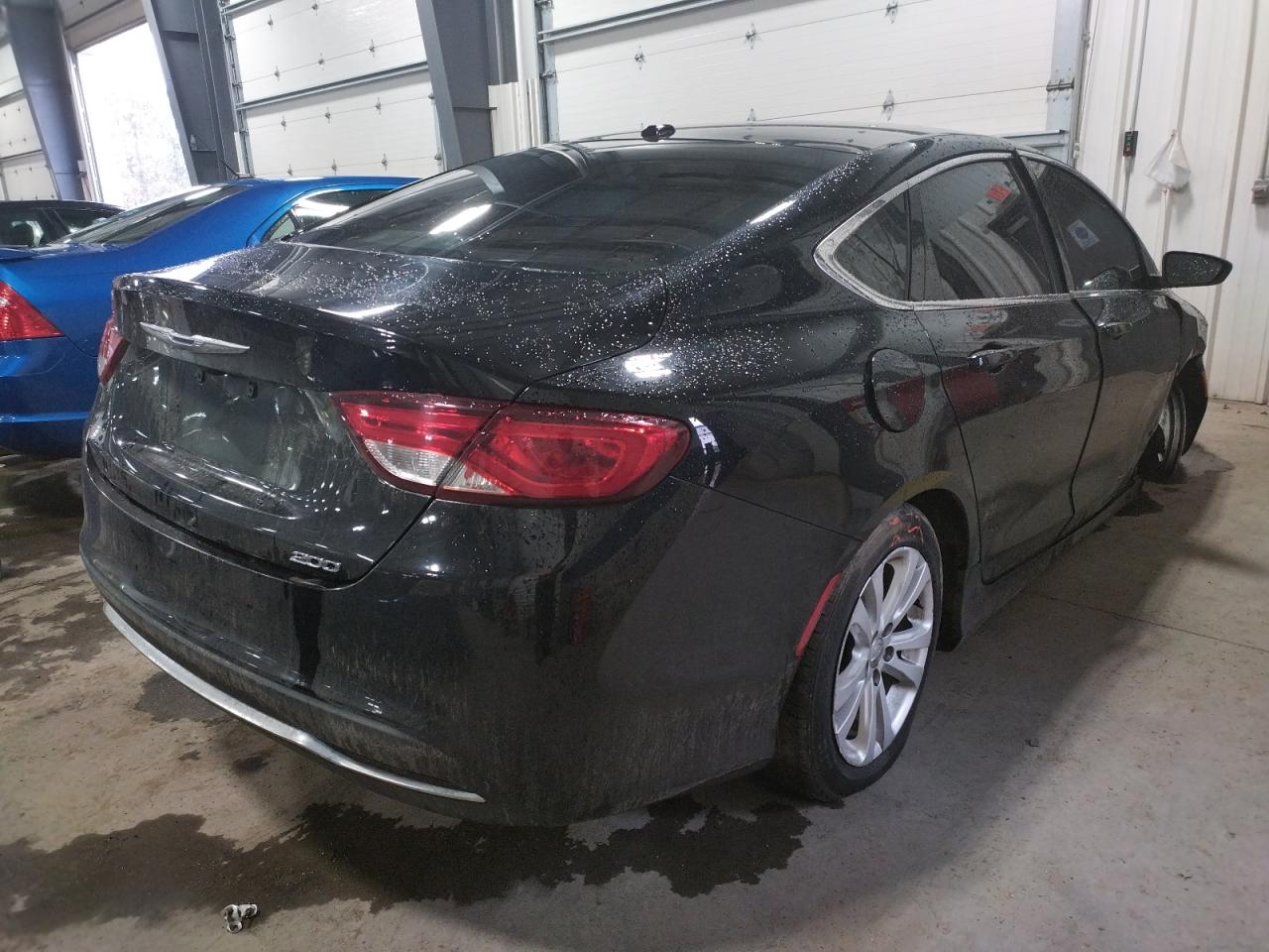 Photo 4 from auction – 2015 CHRYSLER 200 LIMITE with VIN 1C3CCCAB5FN685375