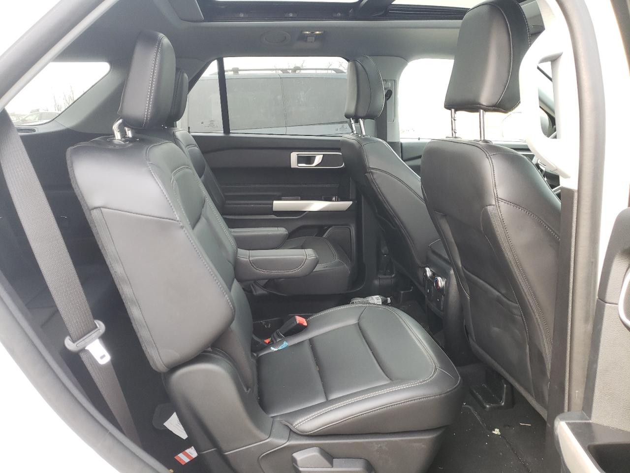 Photo 6 from auction – 2021 FORD EXPLORER X with VIN 1FMSK8DH3MGB40795