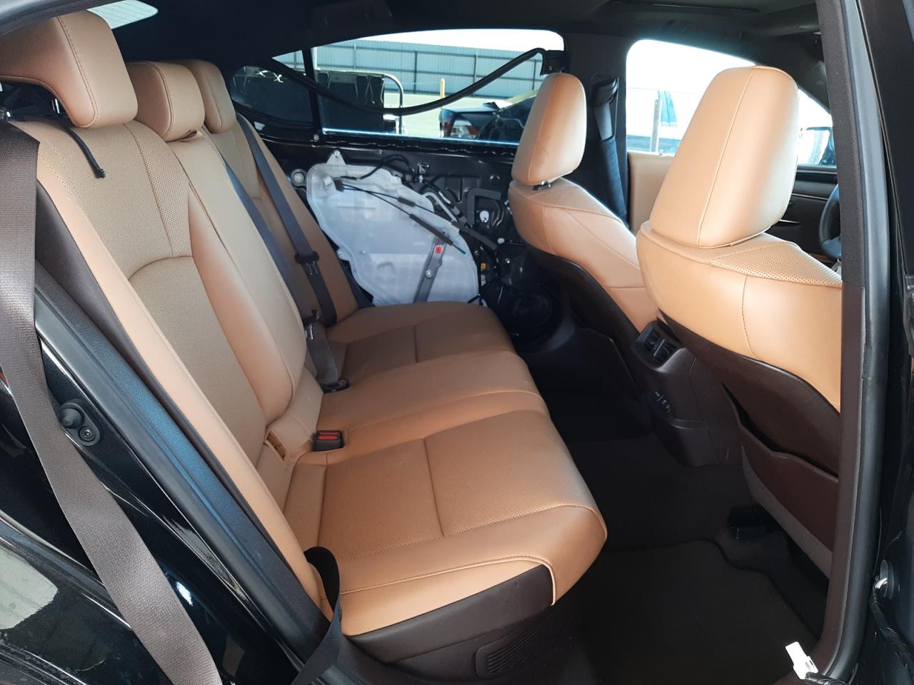 Photo 6 from auction – 2021 LEXUS ES 300H with VIN 58ADA1C14MU008551