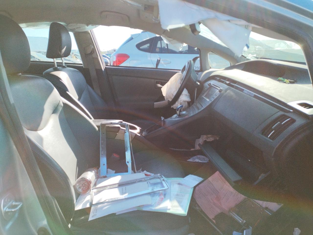 Photo 5 from auction – 2014 TOYOTA PRIUS with VIN JTDKN3DU6E1761626