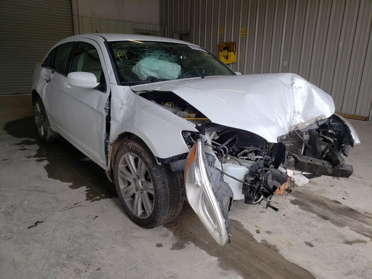 CHRYSLER 200 LX 2013 with VIN 1C3CCBAB9DN685869 - Photo from auction