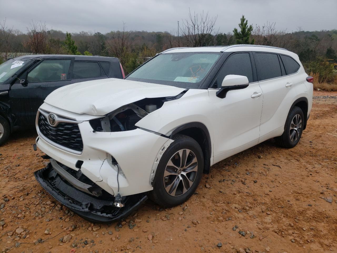 Photo 2 from auction – 2020 TOYOTA HIGHLANDER with VIN 5TDHZRBH8LS520268