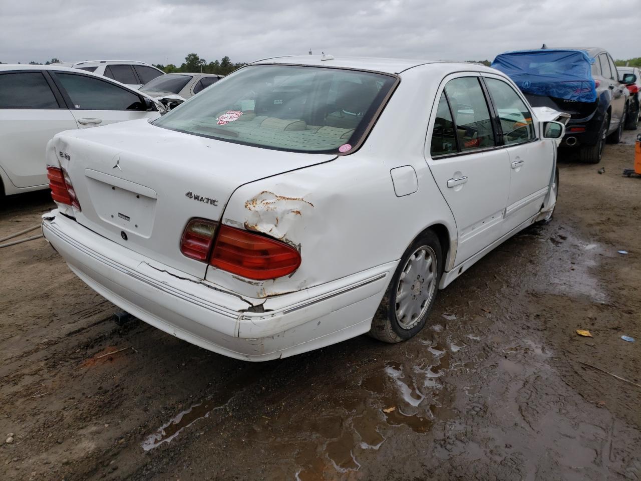 Photo 4 from auction – 2000 MERCEDES-BENZ E 320 4MAT with VIN WDBJF82J5YX041068