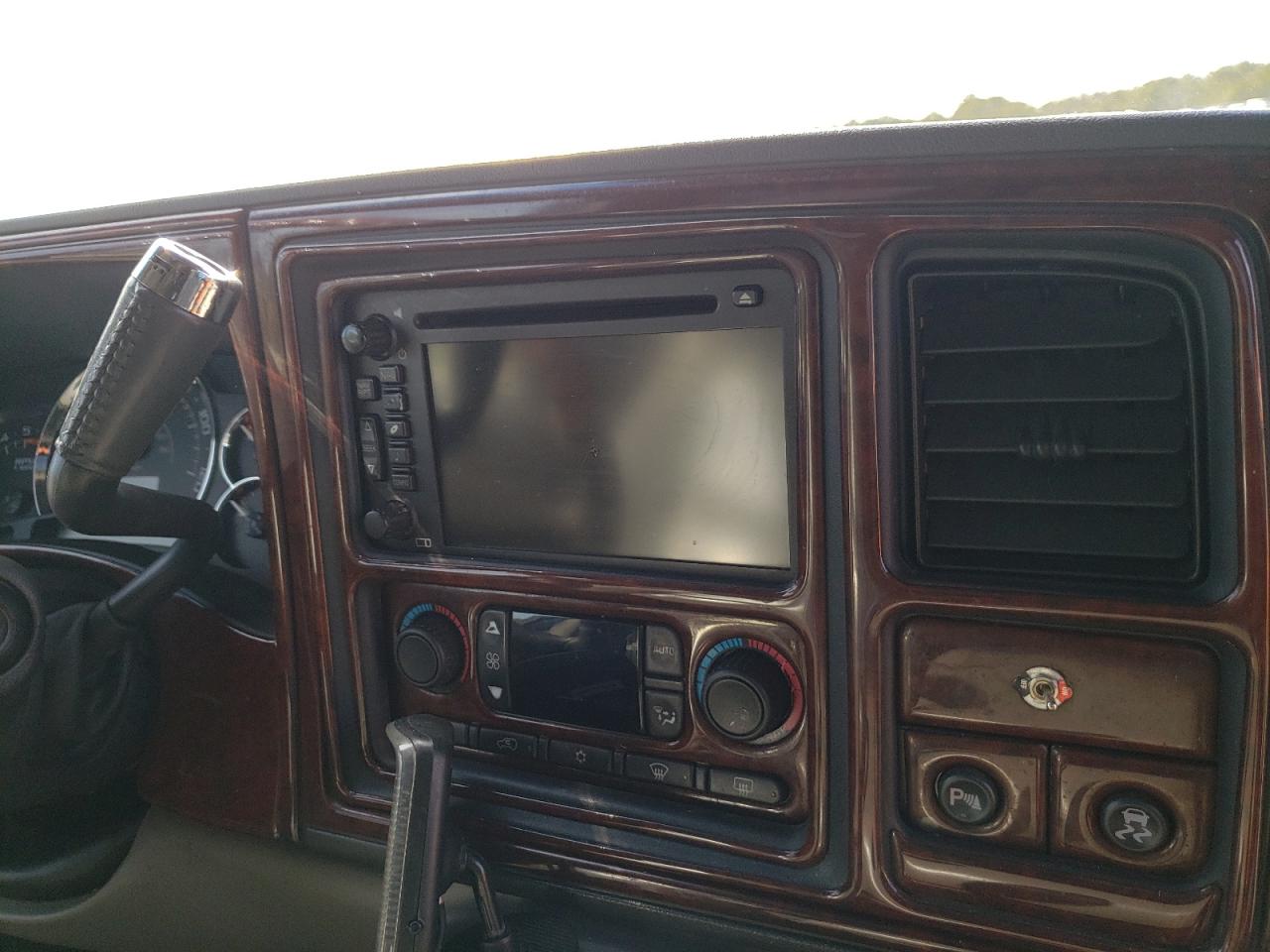 Photo 9 from auction – 2005 CADILLAC ESCALADE E with VIN 3GYFK66N75G224146