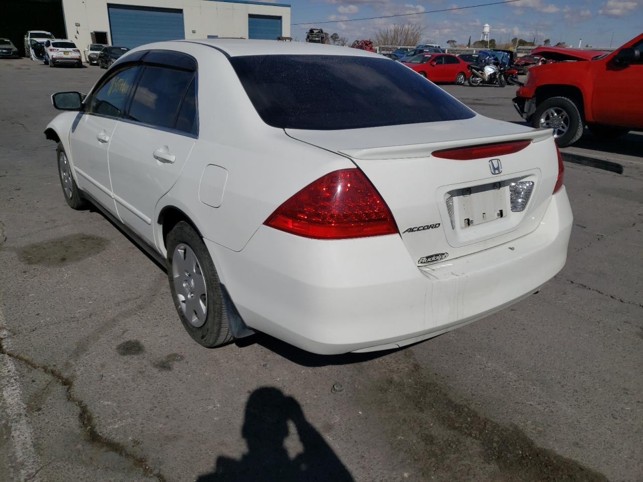 Photo 3 from auction – 2007 HONDA ACCORD with VIN JHMCM56487C015913