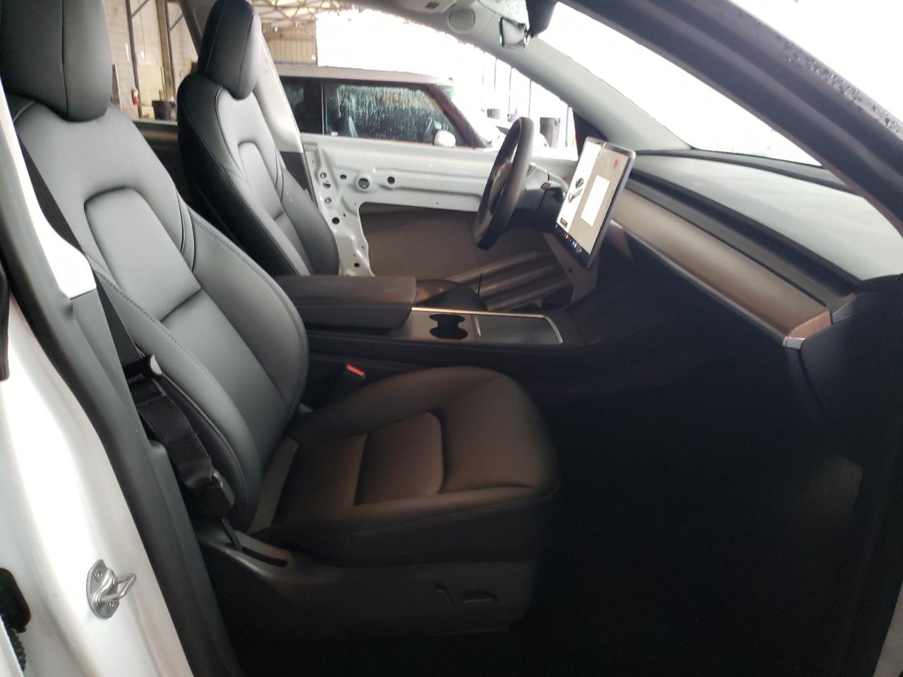Photo 5 from auction – 2021 TESLA MODEL Y with VIN 5YJYGAEE5MF296441