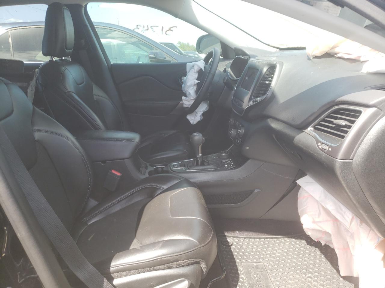 Photo 5 from auction – 2019 JEEP CHEROKEE L with VIN 1C4PJMLBXKD112722