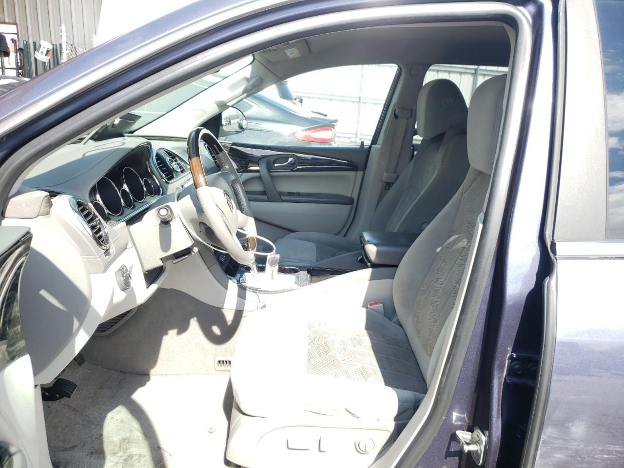 Photo 5 from auction – 2014 BUICK ENCLAVE with VIN 5GAKRAKD2EJ196837