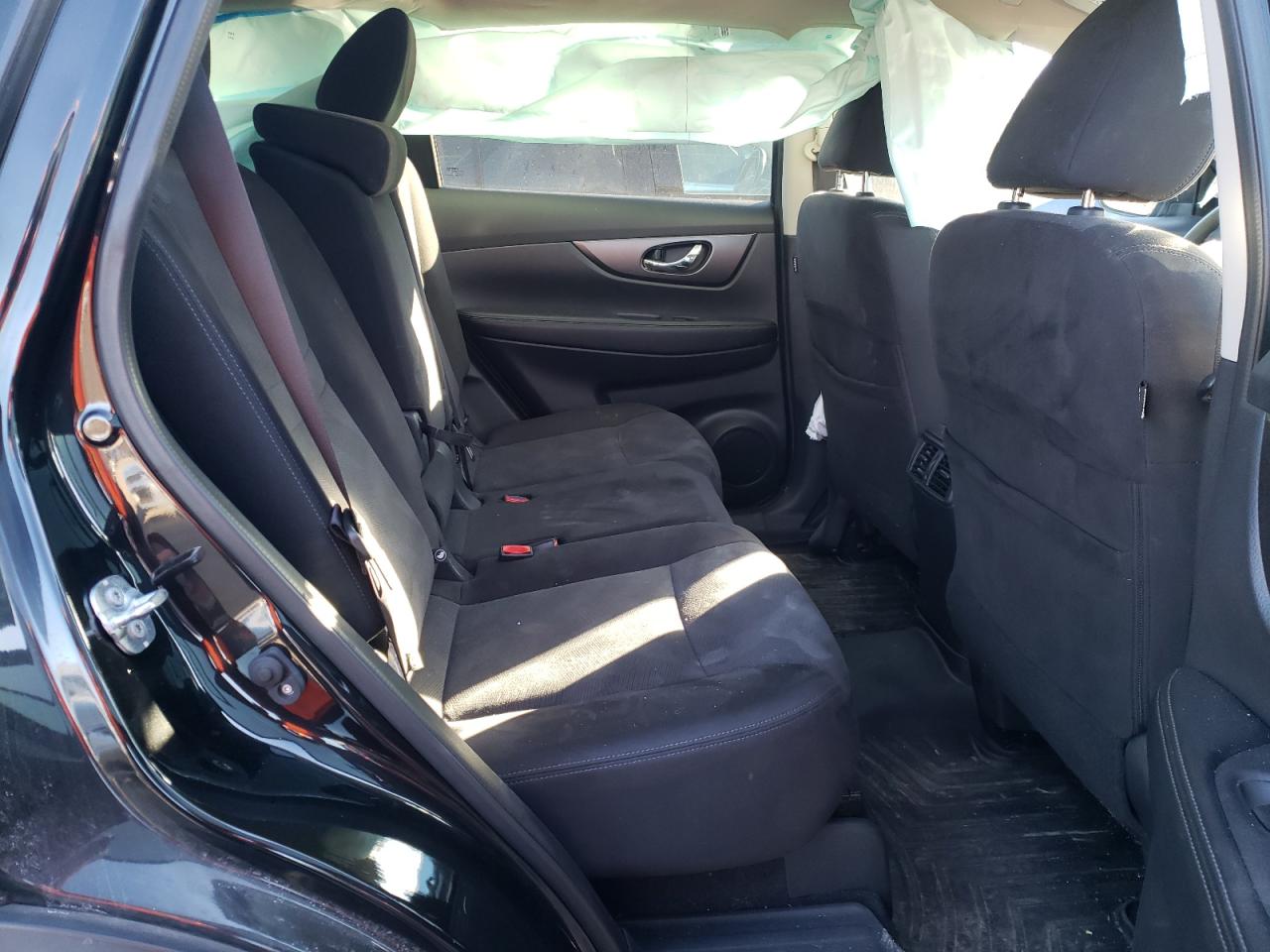 Photo 6 from auction – 2016 NISSAN ROGUE S with VIN KNMAT2MV4GP599726