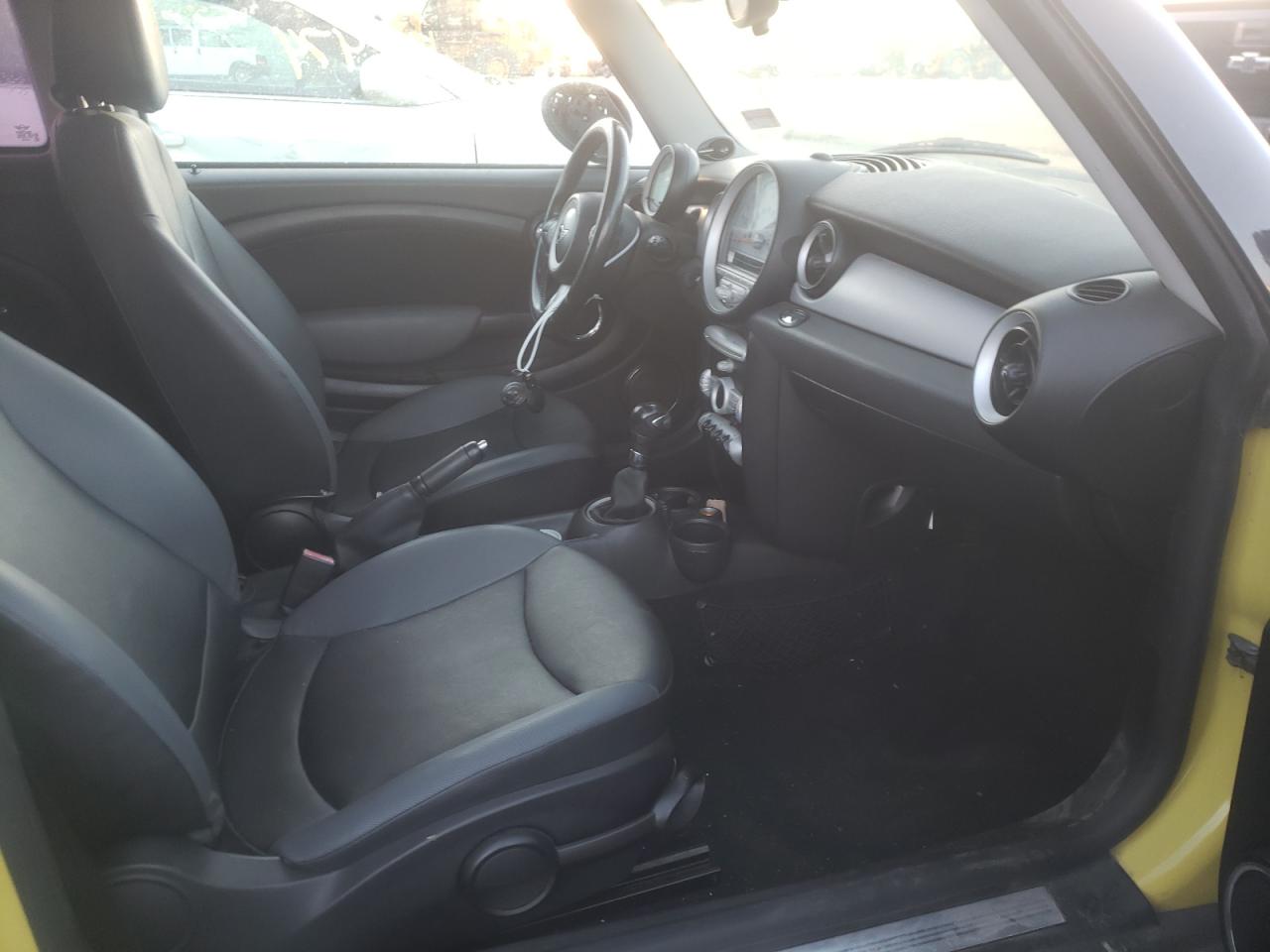 Photo 5 from auction – 2010 MINI COOPER with VIN WMWMF3C52ATZ65951