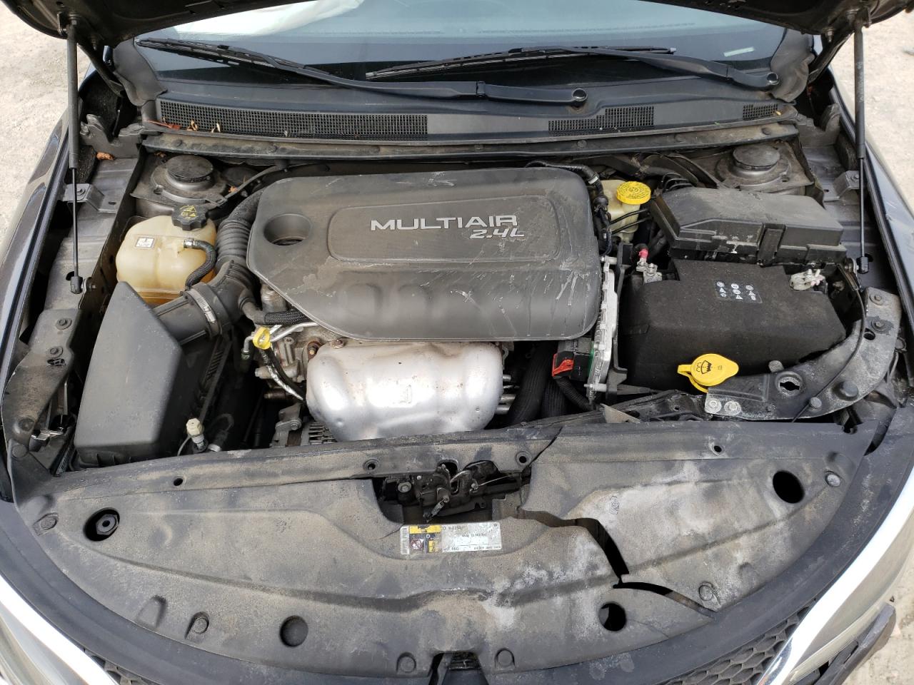 Photo 7 from auction – 2015 CHRYSLER 200 C with VIN 1C3CCCCBXFN662185