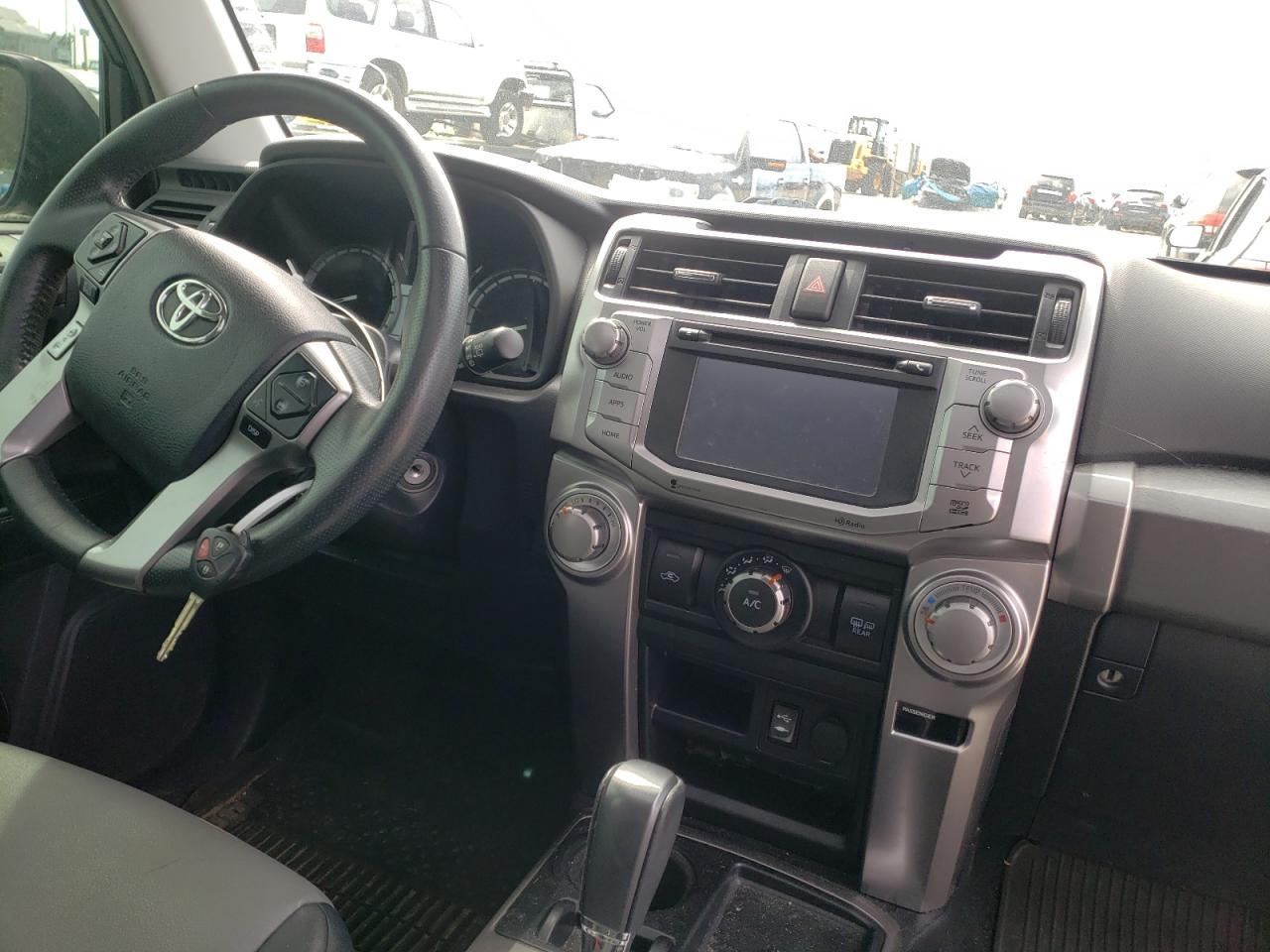 Photo 9 from auction – 2015 TOYOTA 4RUNNER SR with VIN JTEZU5JR2F5101330