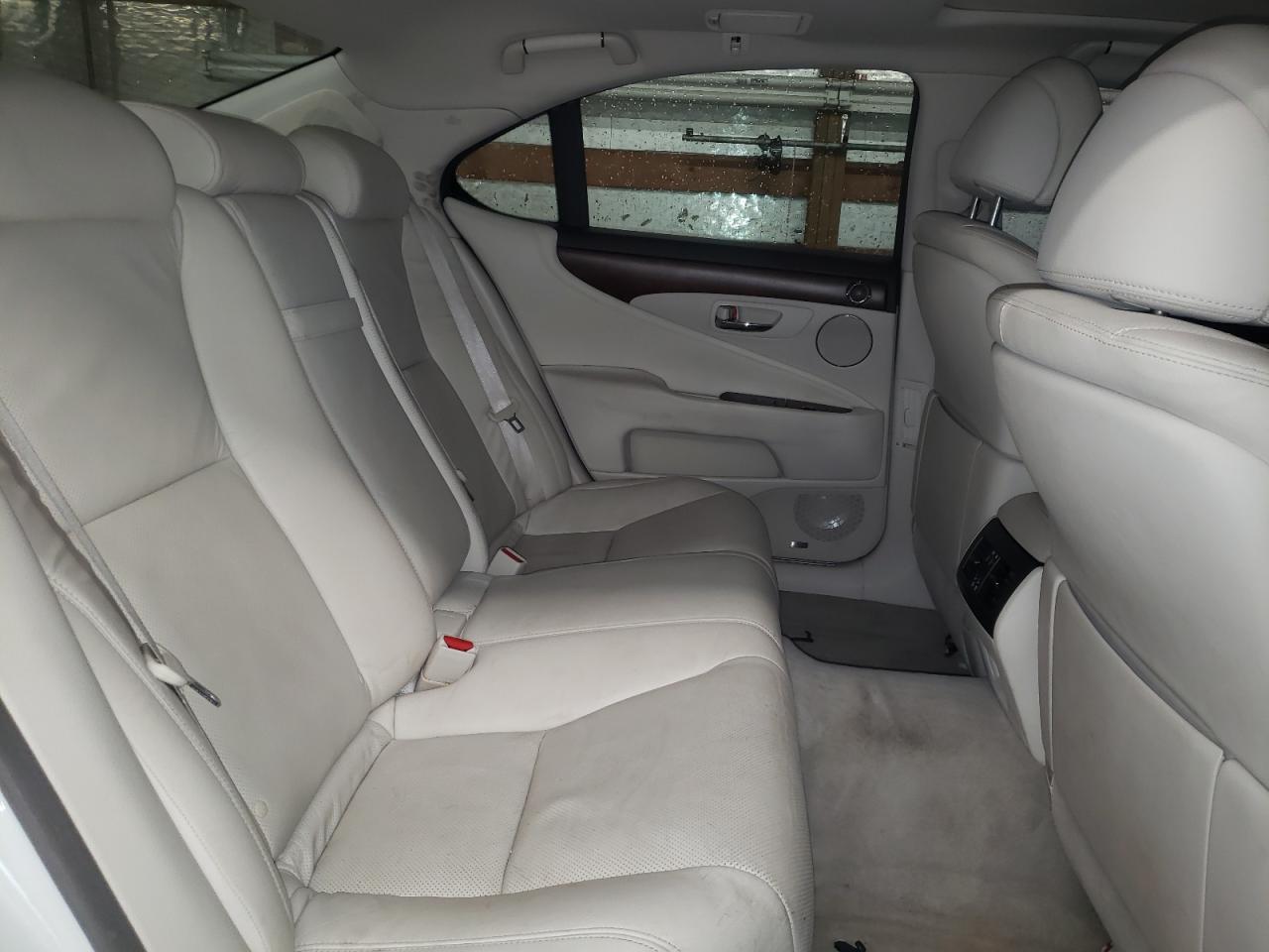 Photo 6 from auction – 2011 LEXUS LS 460 with VIN JTHCL5EF6B5011734