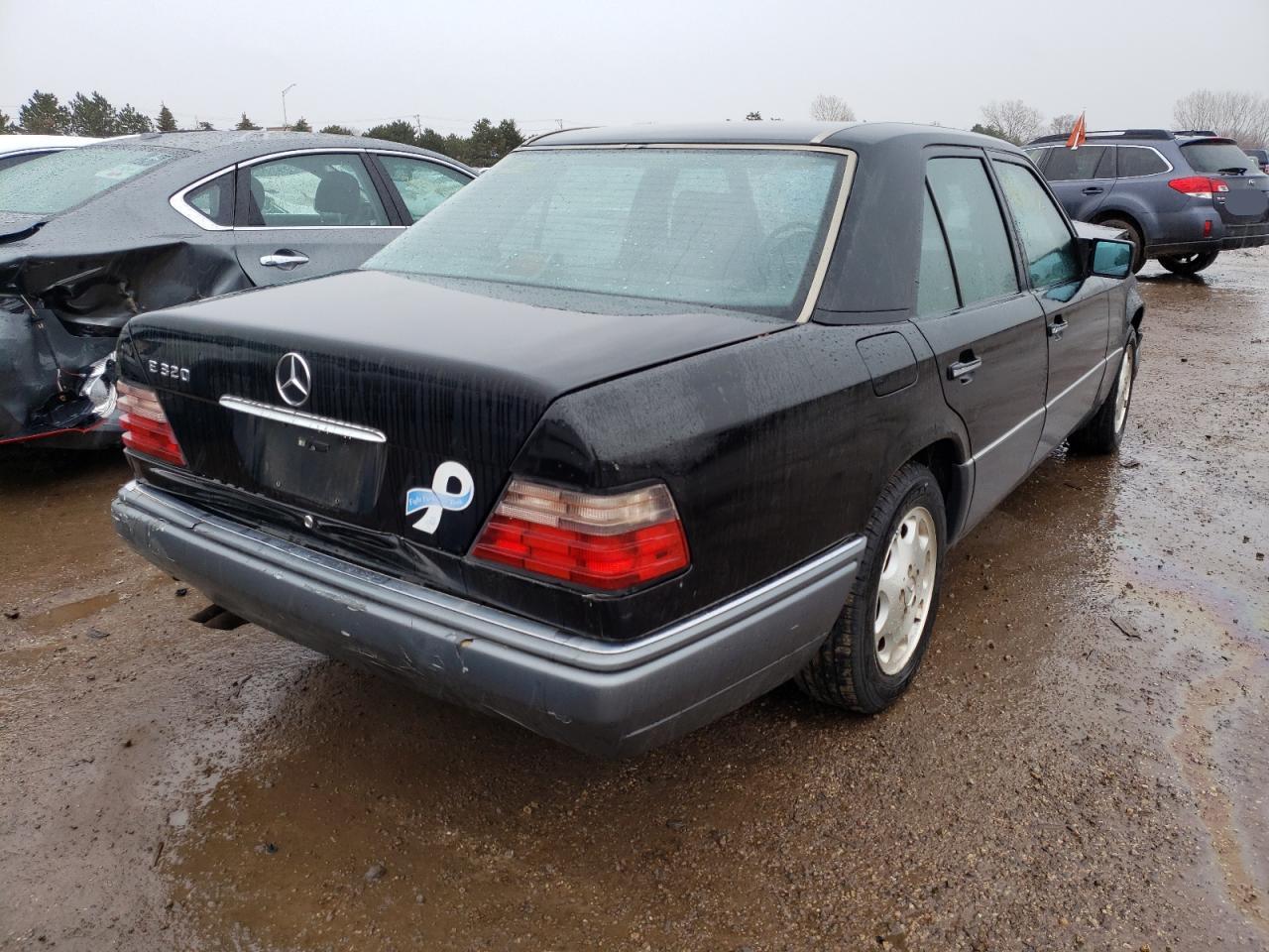 Photo 4 from auction – 1995 MERCEDES-BENZ E 320 BASE with VIN WDBEA32E3SC174707