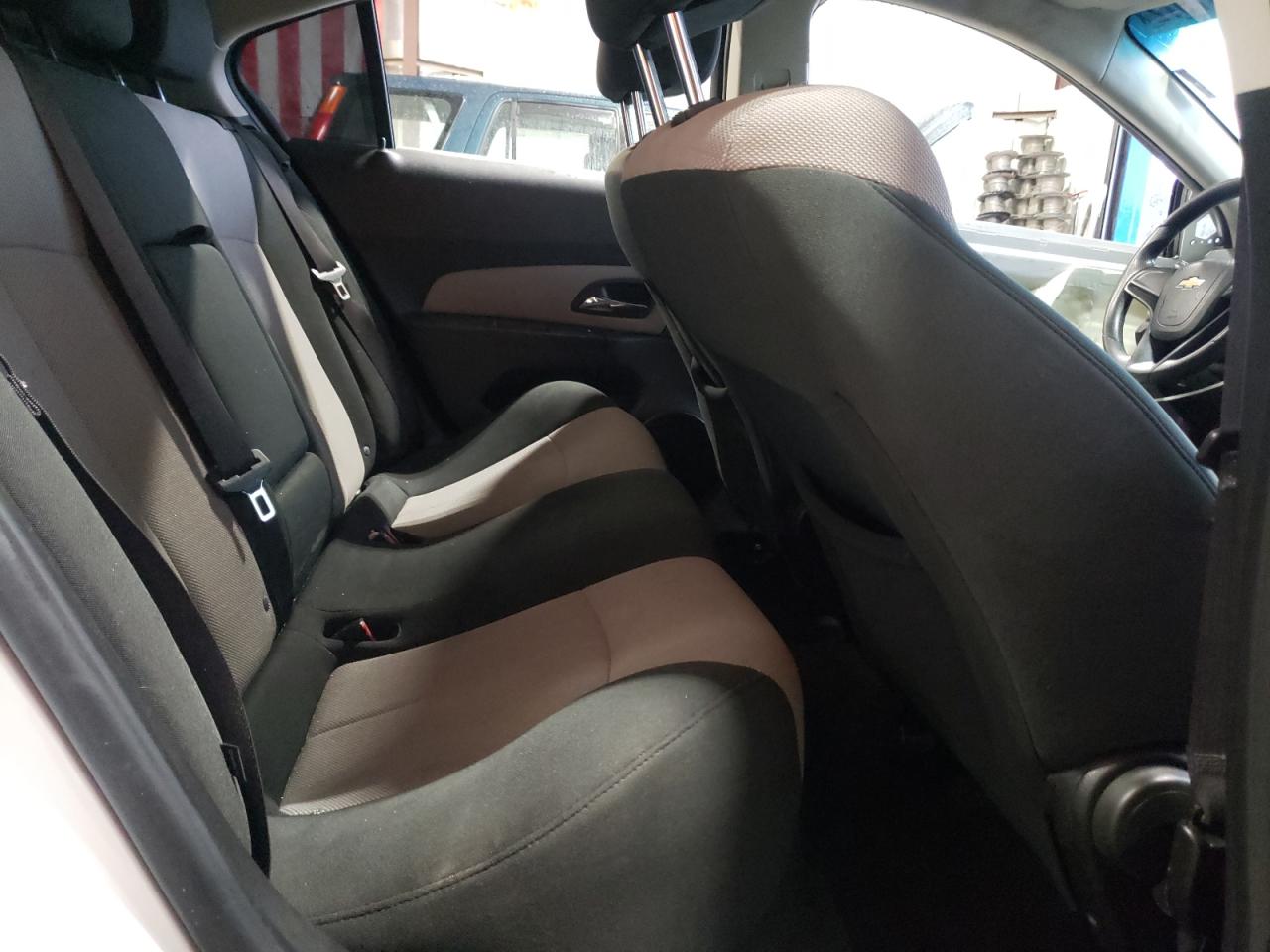 Photo 6 from auction – 2011 CHEVROLET CRUZE LS with VIN 1G1PC5SH9B7269784