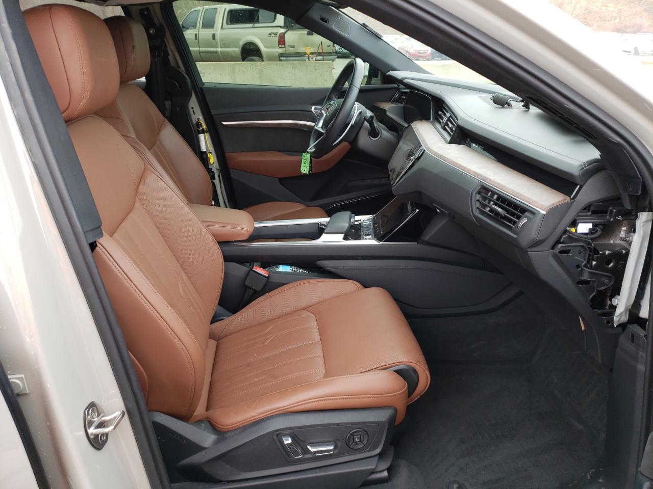 Photo 5 from auction – 2019 AUDI E-TRON PRE with VIN WA1VABGEXKB021360